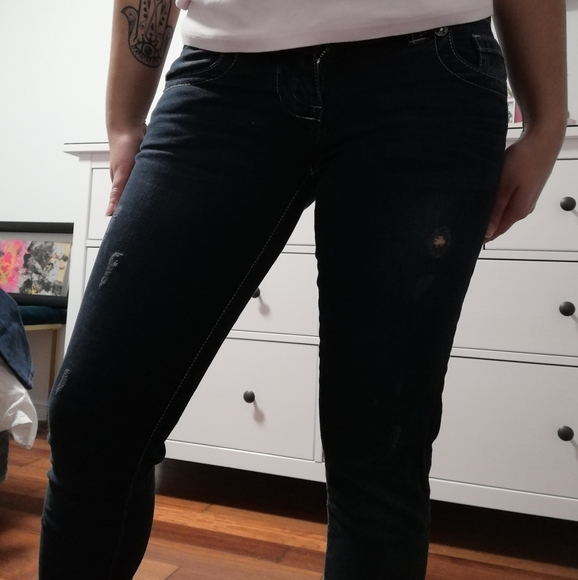 Guess Jeans - Picture 2 of 2